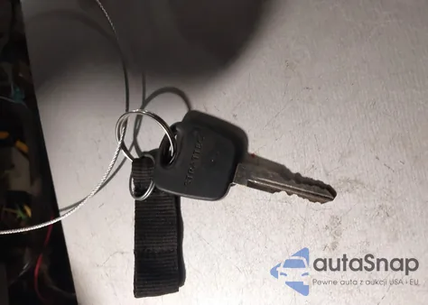 2000 Ford Explorer Xls z USA, uszkodzony, nr VIN 1FMZU72X1YZB29785